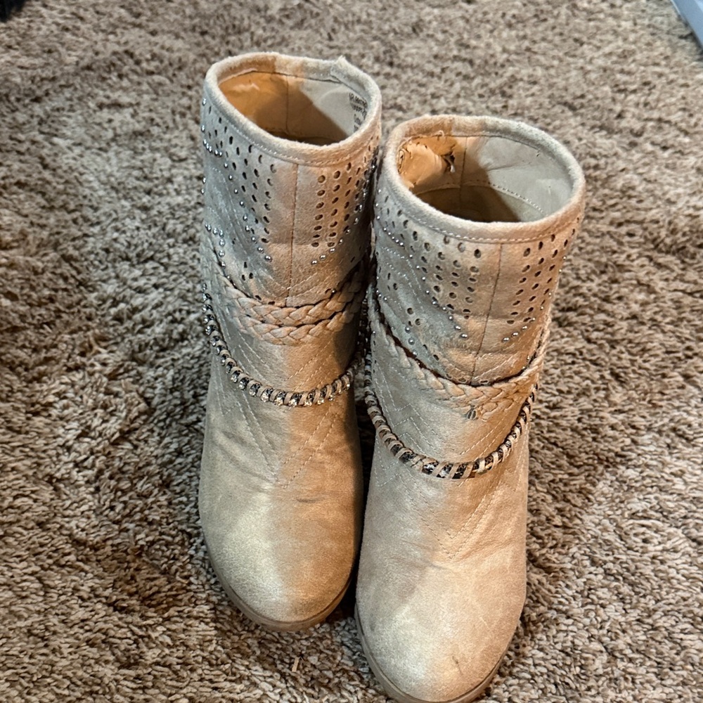 Elegant Cream Ankle Boots